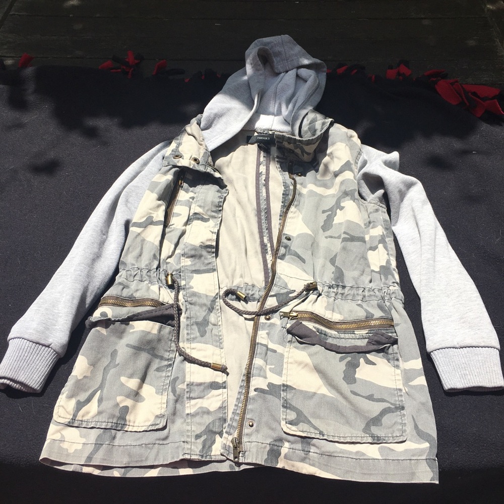 Forever 21 Camouflage Jacket - Picture 2 of 4